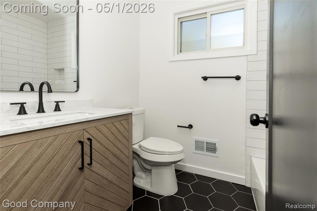 23393 Hoover Avenue, Hazel Park, MI 48030 — Photo 16