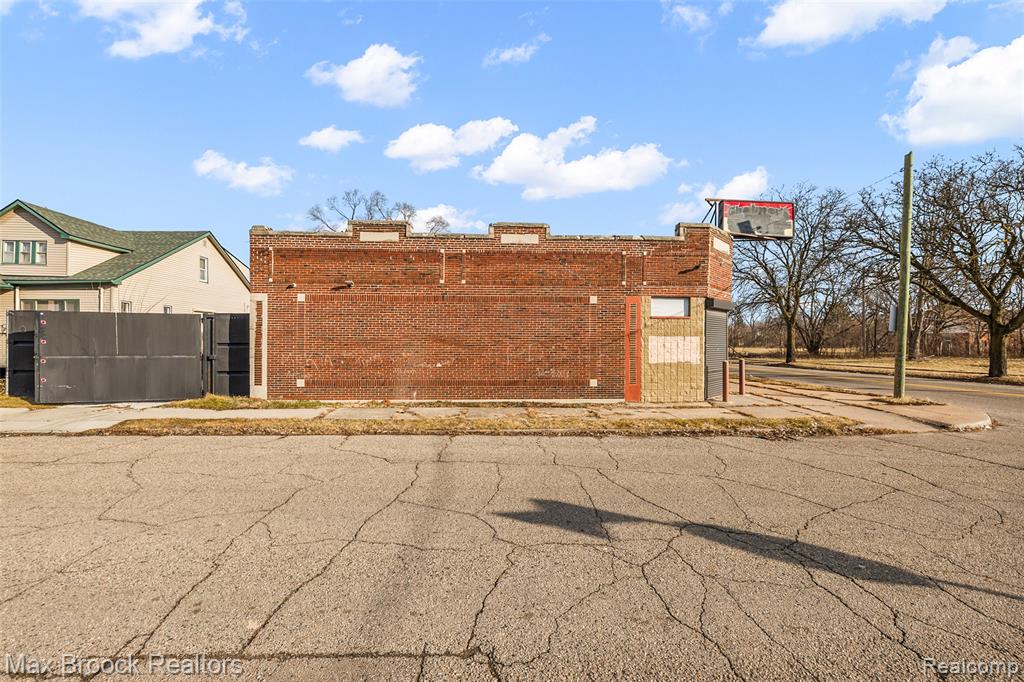 12501 Chalmers Street, Detroit, MI 48205 — Photo 13
