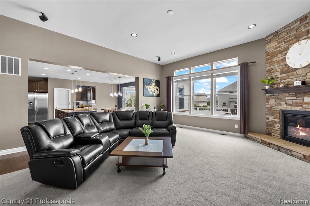 2083 Findley Circle, Lake Orion, MI — Photo 10