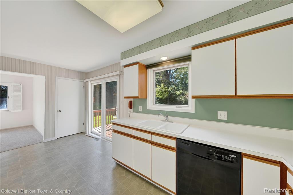 6172 Westbrooke Drive, West Bloomfield, MI — Photo 31