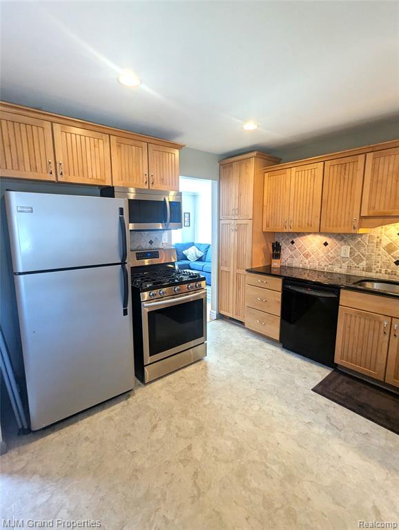 431 Deering Street, Garden City, MI — Photo 6