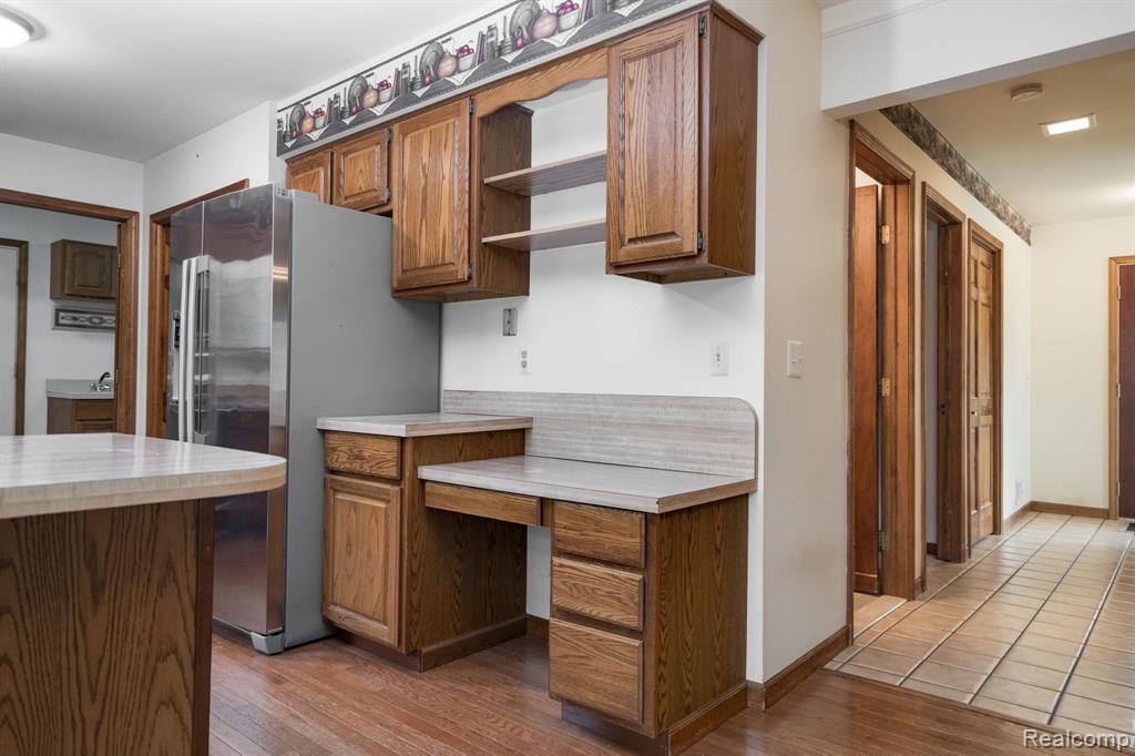 906 Dahlia Lane, Rochester Hills, MI 48307 — Photo 17