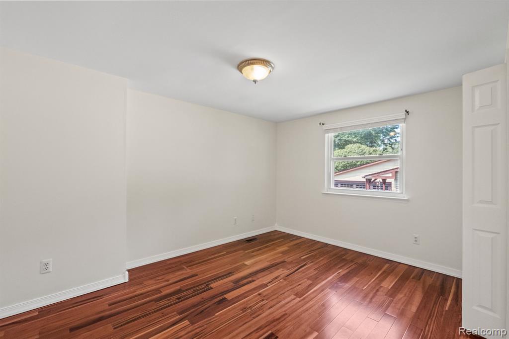 749 Mariday Street, Lake Orion, MI 48362 — Photo 12