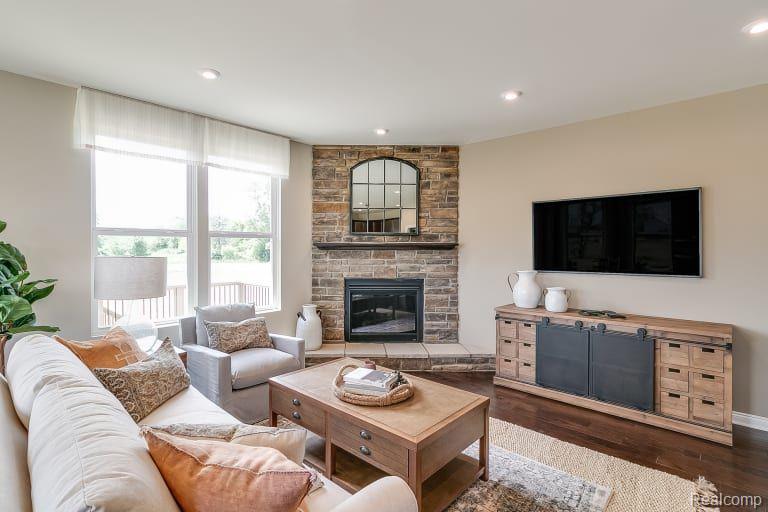 741 West Spaniel Drive, Ann Arbor, MI 48108 — Photo 2