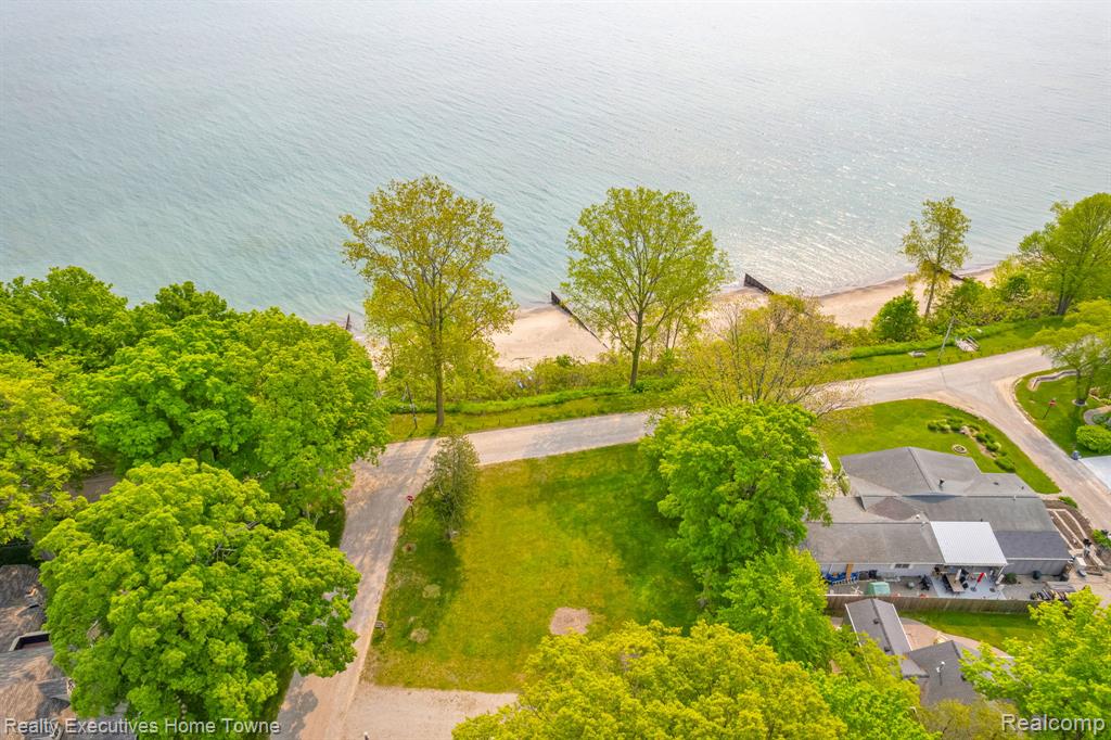 7102 Lakeview Drive, Lexington, MI 48450 — front exterior