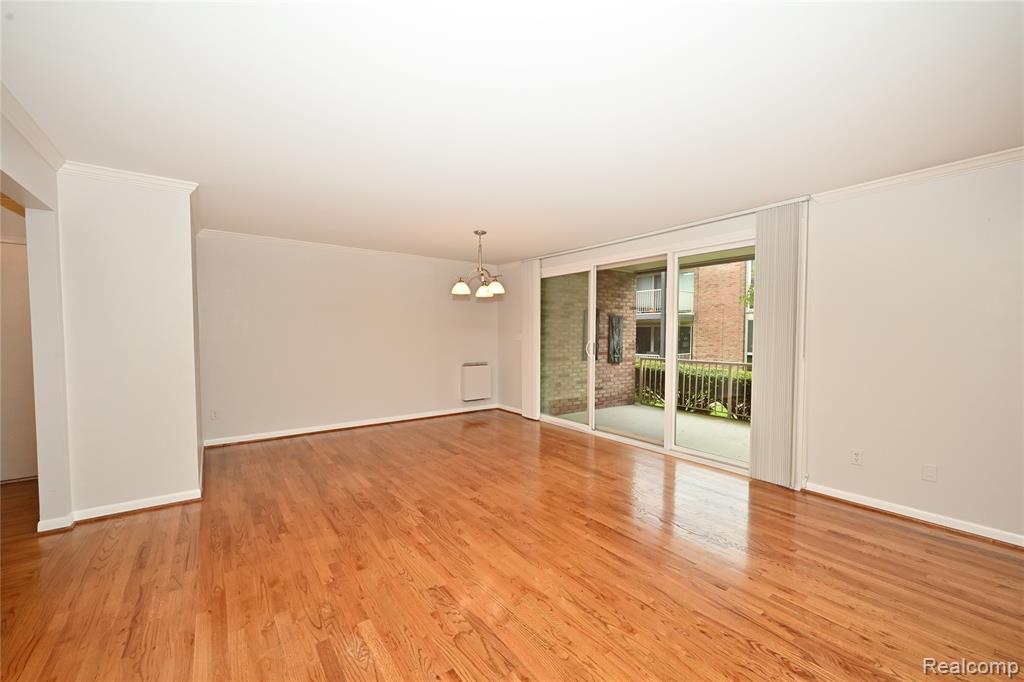 4043 W Maple, D 101, Bloomfield Hills, MI 48301 — Photo 4