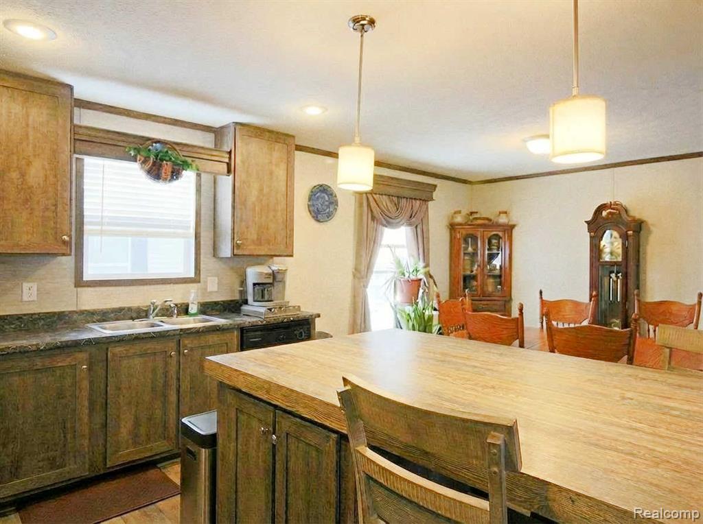 25843 Loudon, Brownstown, MI 48134 — Photo 8