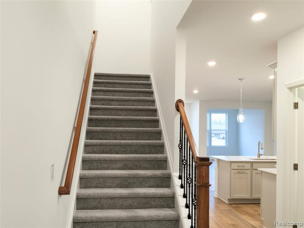 5562 E Spaniel Drive, Ann Arbor, MI 48108 — Photo 2