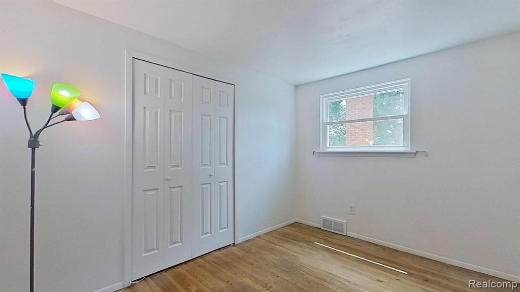 8252 Tinkler Road, Sterling Heights, MI 48312 — Photo 27