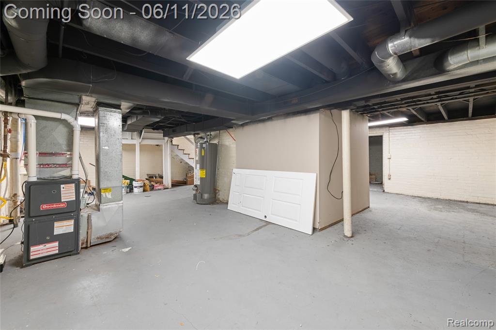 21855 Schoenherr Road, Warren, MI 48089 — Photo 31