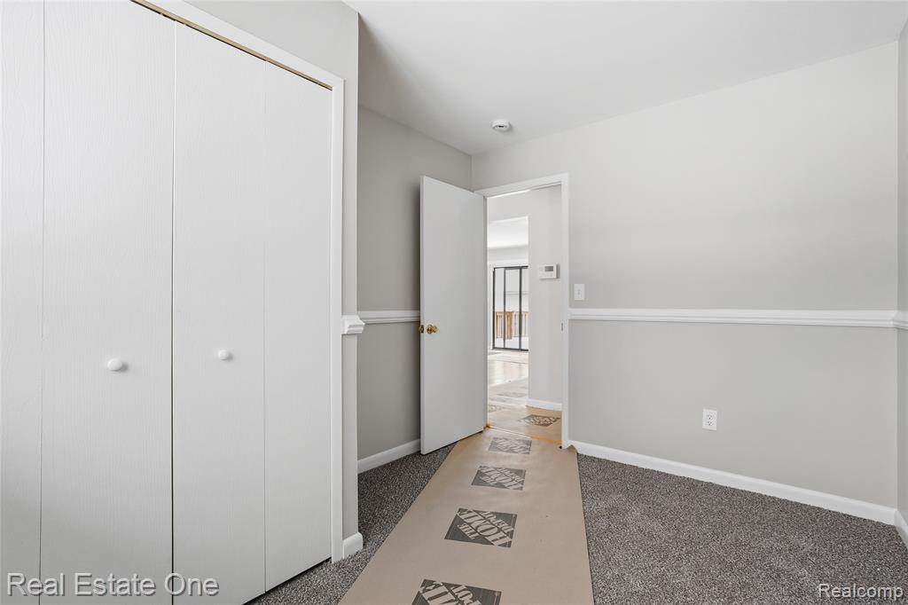 8422 Robindale Avenue, Dearborn Heights, MI 48127 — Photo 10
