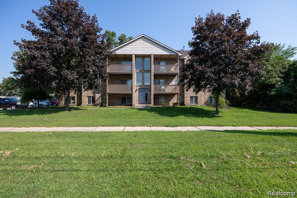 35330 Van Born Road, Wayne, MI 48184