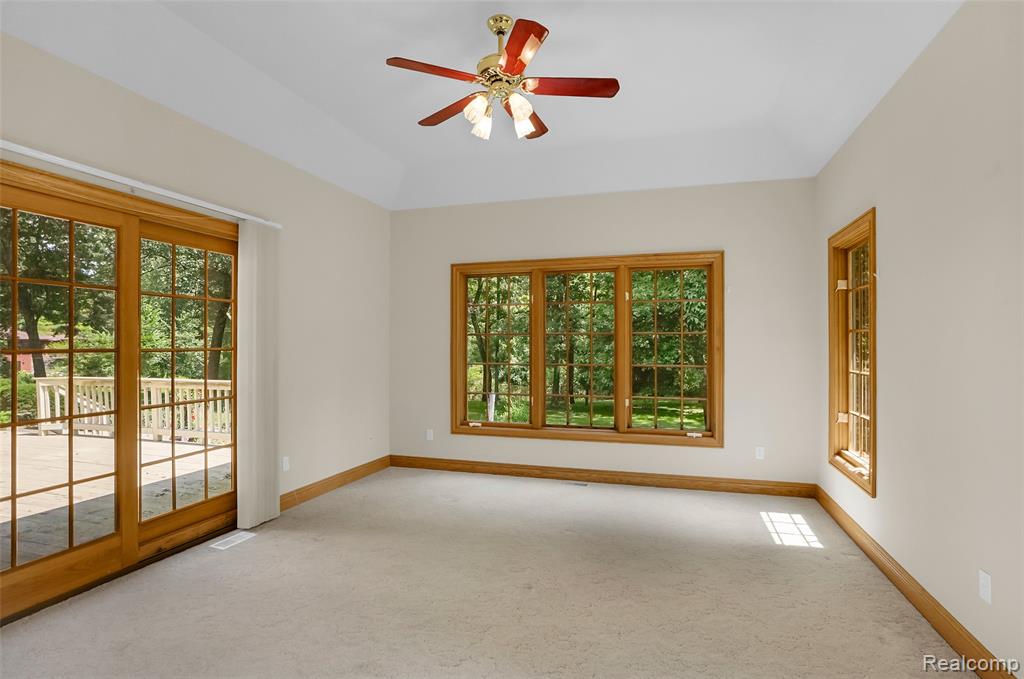 9065 Moonlight Bay, Pinckney, MI 48169 — Photo 21