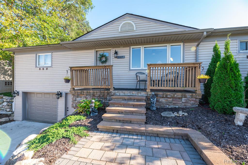6665 LAURELTON, Clarkston, MI — Photo 2