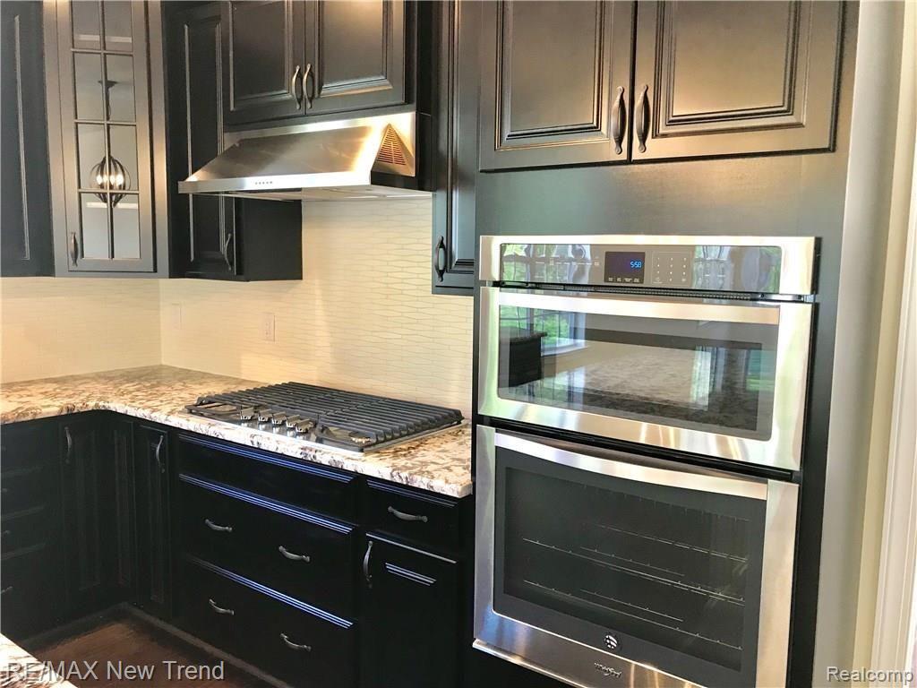 42932 Cardinal Way, Novi, MI — Photo 12