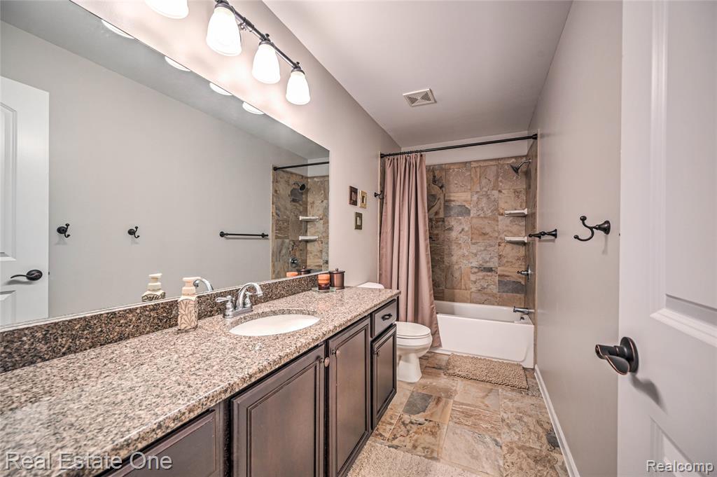 52689 Aspen Drive, South Lyon, MI 48178 — Photo 35