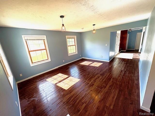 2095 M 140, Benton Harbor, MI 49022 — Photo 24