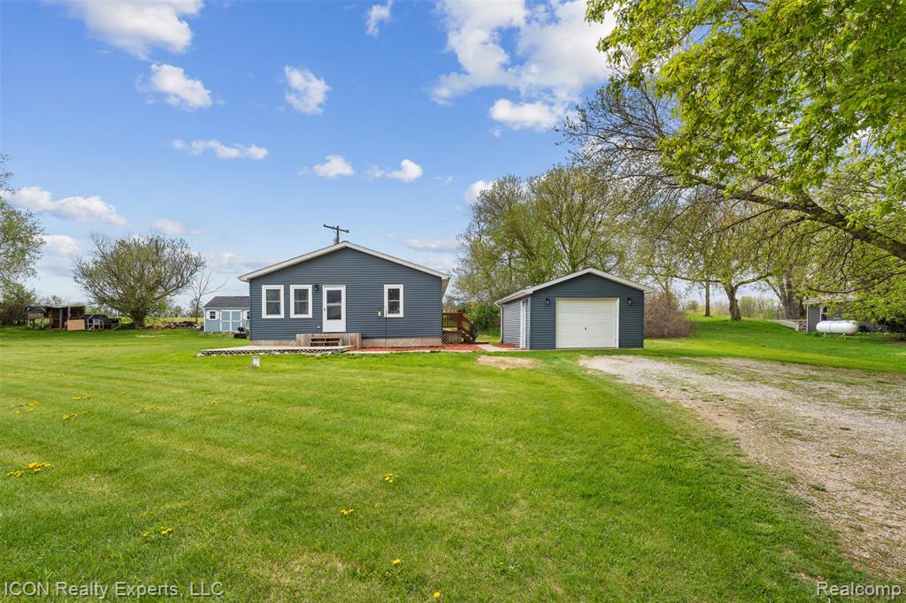 6093 Old State Road, North Branch, MI 48461 — Photo 4