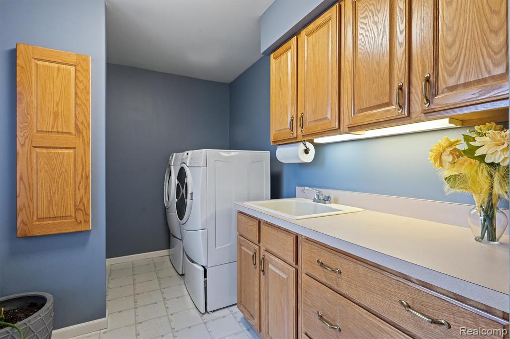 1453 Maplewood Drive, Saline, MI 48176 — Photo 18