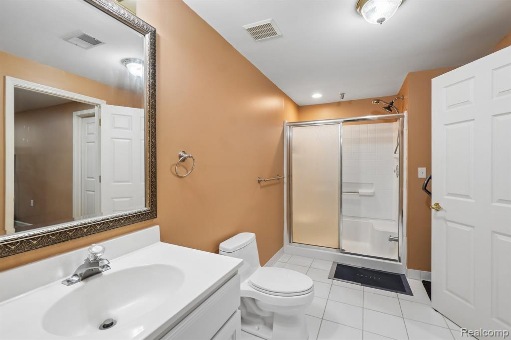 45896 Lathum Drive, Novi, MI — Photo 46