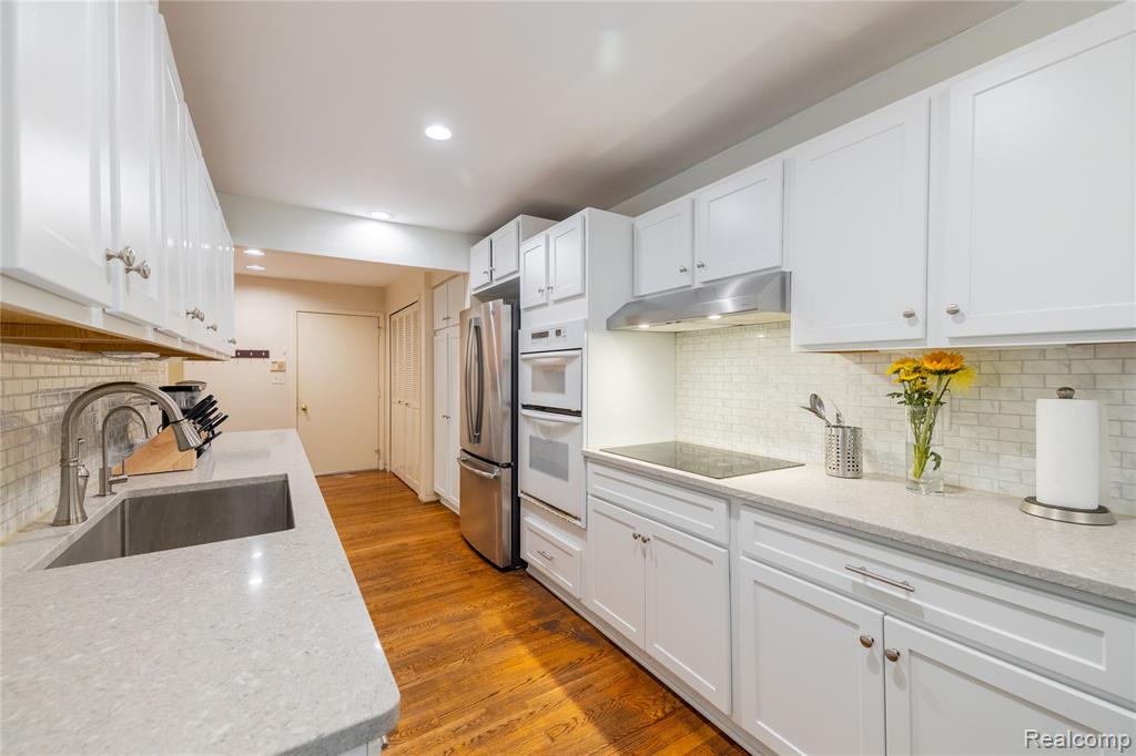 9422 Hawthorne Glen Drive, Grosse Ile, MI 48138 — Photo 20