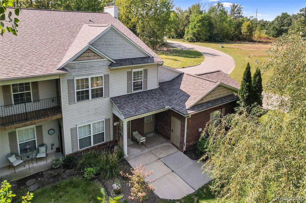939 Eagle Drive, Fenton, MI 48430 — front exterior