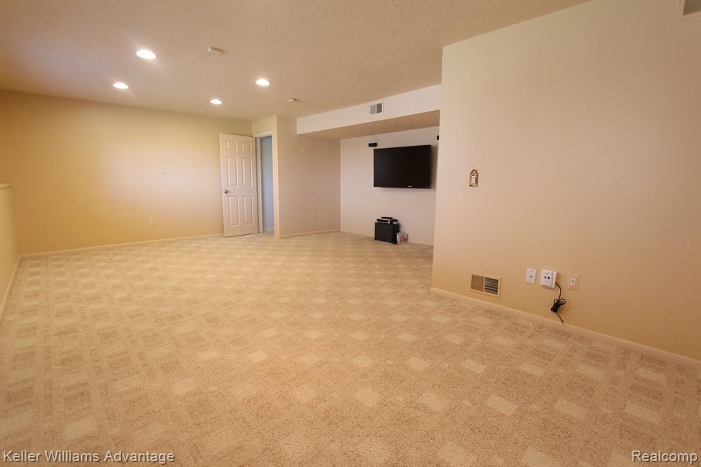 41919 Cantebury Drive, Novi, MI 48377 — Photo 19