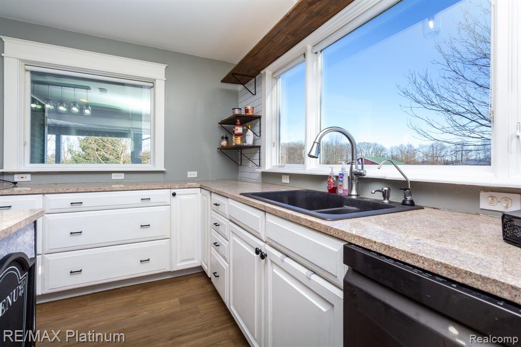 536 N CEDAR Road, Fowlerville, MI 48836 — Photo 17