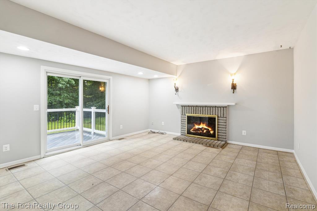 43101 LANCELOT Drive, Canton, MI 48188 — Photo 19