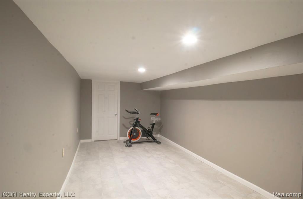 743 Hollister Street, Pontiac, MI 48340 — Photo 24