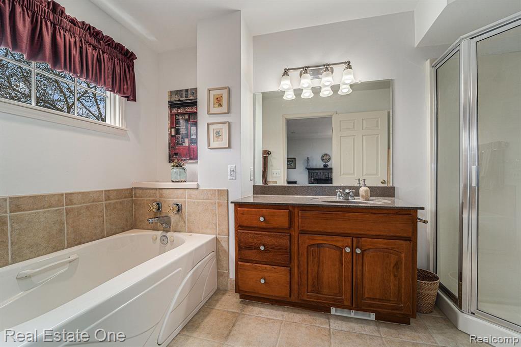 5367 LANGLEWOOD Drive, West Bloomfield, MI — Photo 19