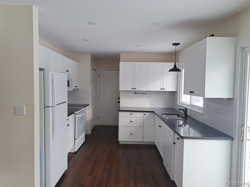 16 JAY LEE Court, Ann Arbor, MI 48108 — Photo 4
