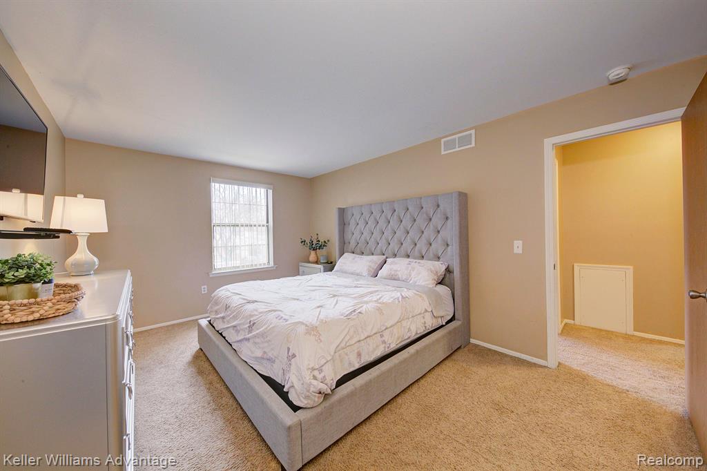 1612 WIMBLEDON Drive, Walled Lake, MI 48390 — Photo 19