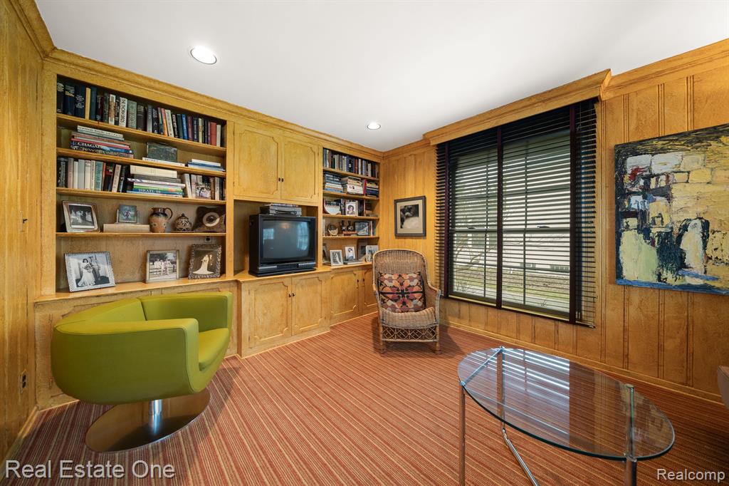 8519 HENDRIE Boulevard, Huntington Woods, MI — Photo 33