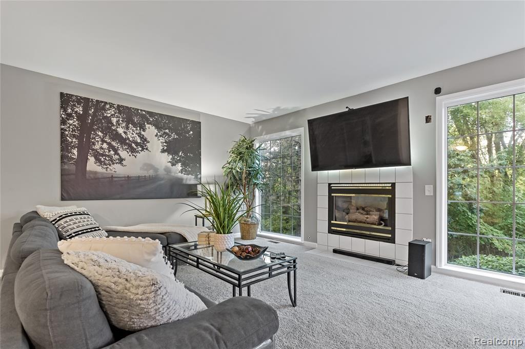 549 Winwood Court, Walled Lake, MI 48390 — Photo 6