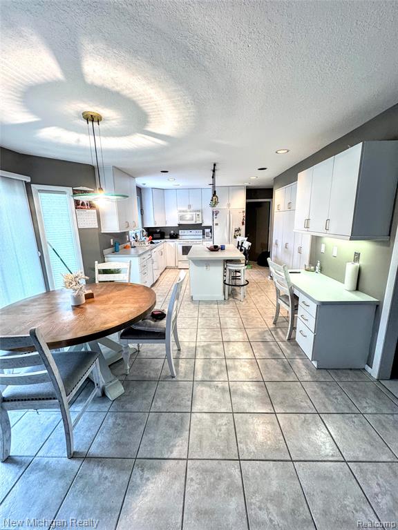 704 Wilkshire Court, Grand Blanc, MI 48439 — Photo 6