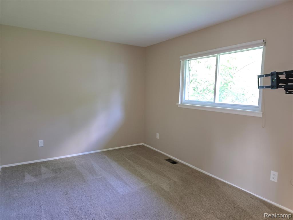 5333 FERN Avenue, Grand Blanc, MI 48439 — Photo 16