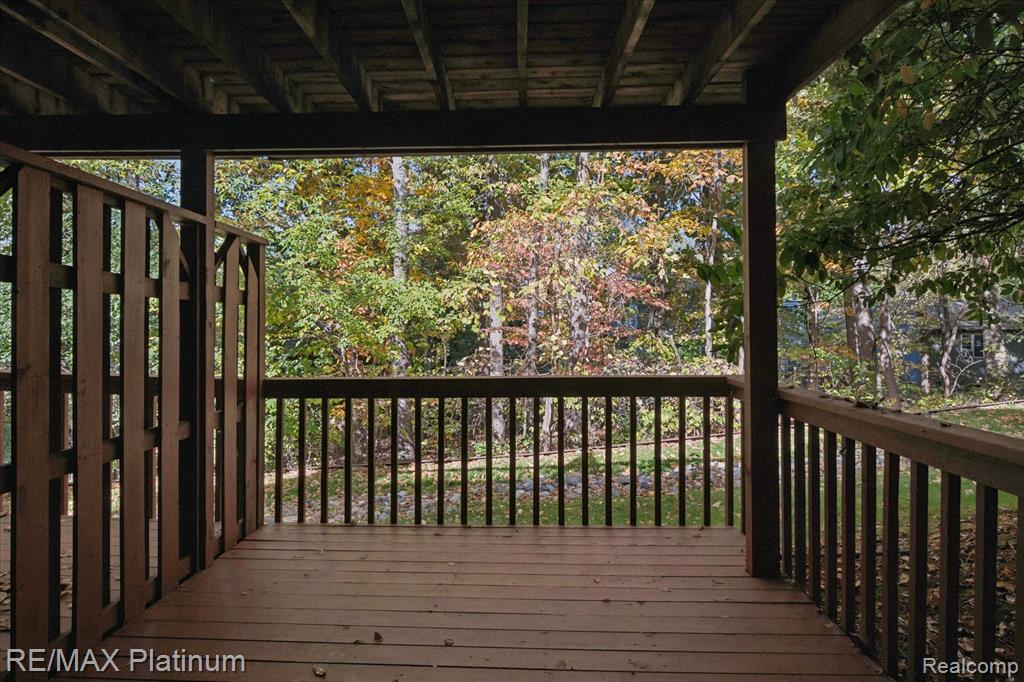 852 Woodridge Hills Drive, Brighton, MI 48116 — Photo 36