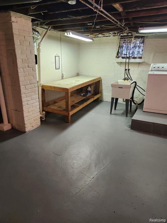 85 AHRENS Street, Mount Clemens, MI 48043 — Photo 15