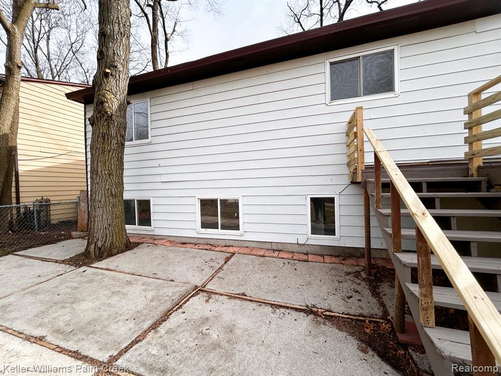 5832 OPALINE Drive, Waterford, MI 48327 — Photo 34