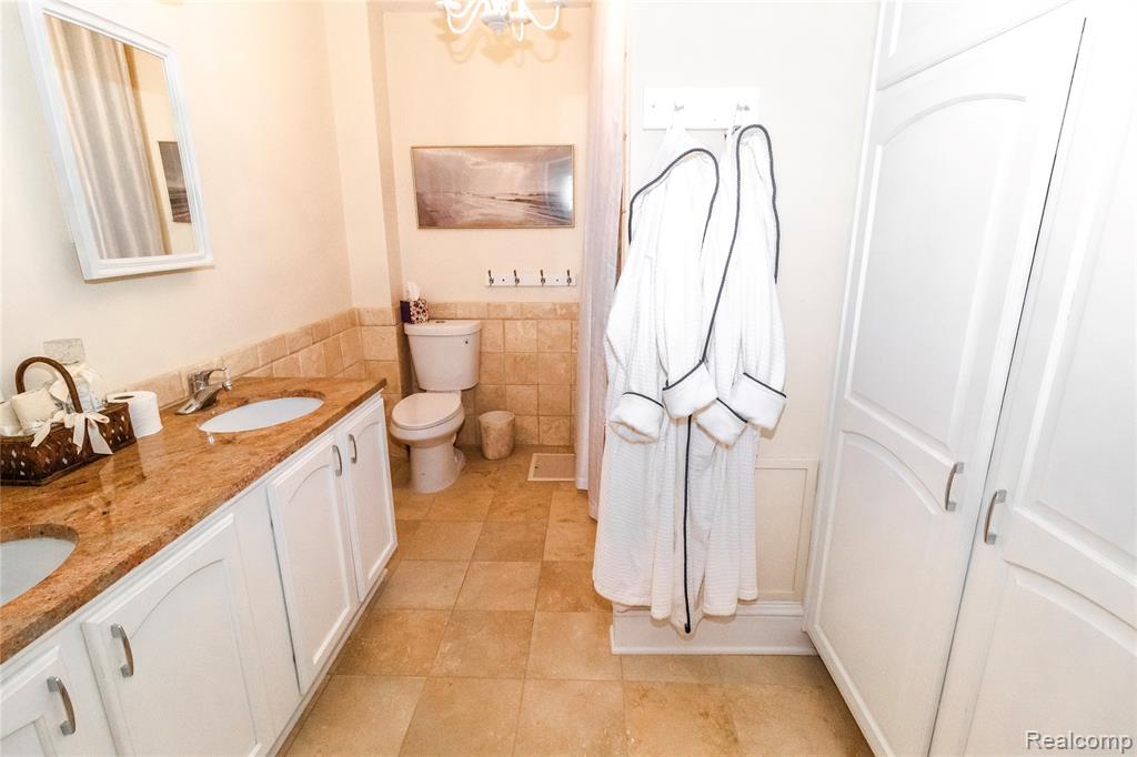 835 N Main Street, Lapeer, MI 48446 — Photo 14