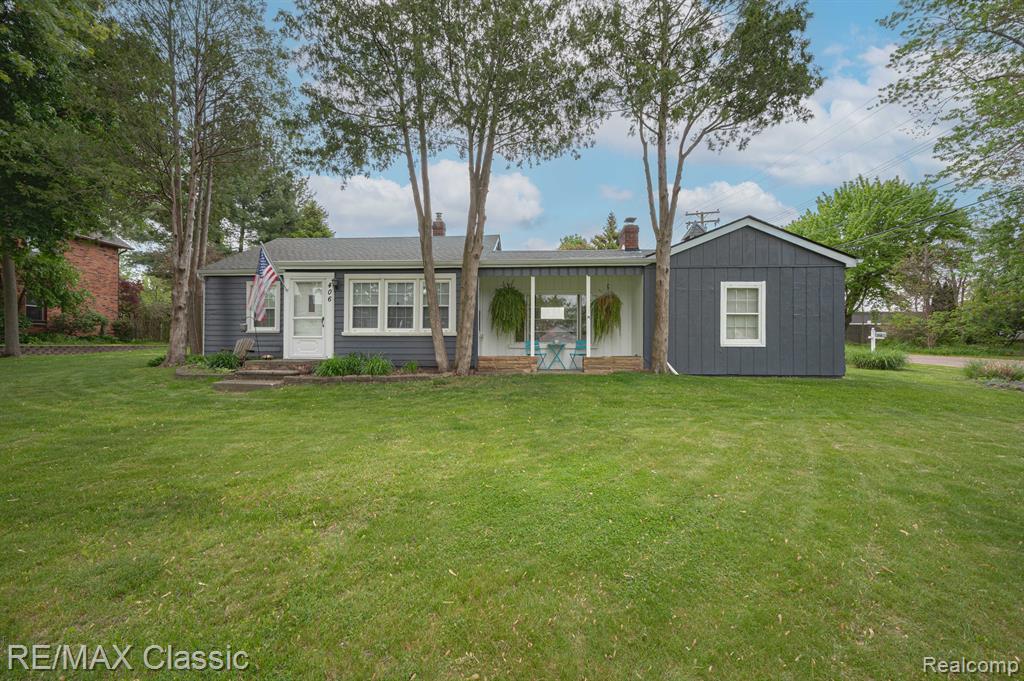 406 COMMON Street, Walled Lake, MI 48390 — Photo 25