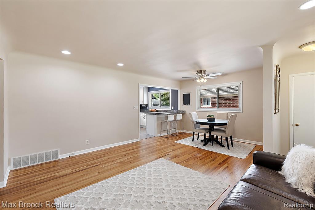 9060 HEADLEY Drive, Sterling Heights, MI 48314 — Photo 14