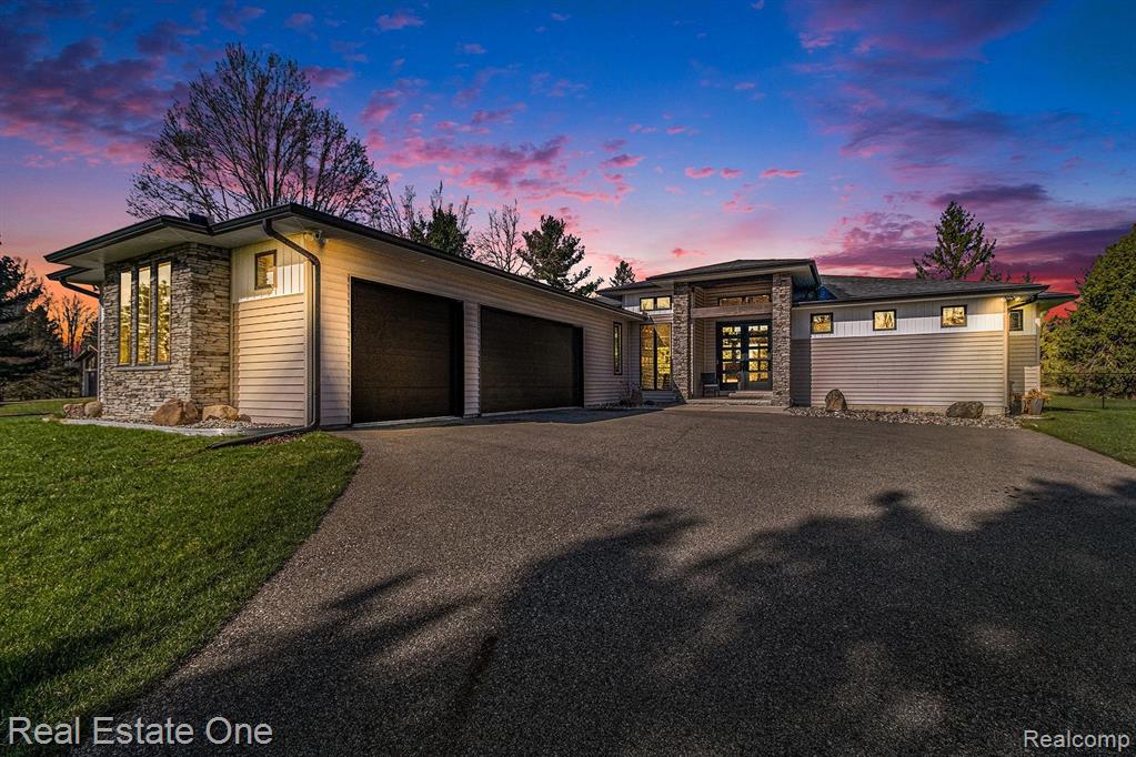 8481 Holcomb Road, Clarkston, MI 48348 — Photo 30