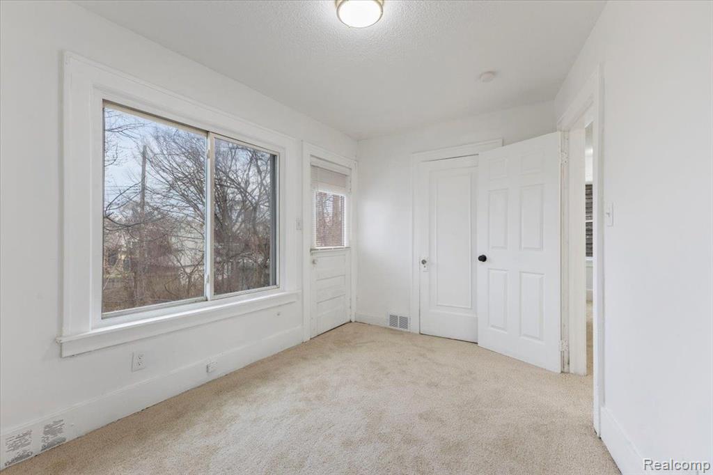 7525 E ROBINWOOD Street, Detroit, MI 48234 — Photo 15