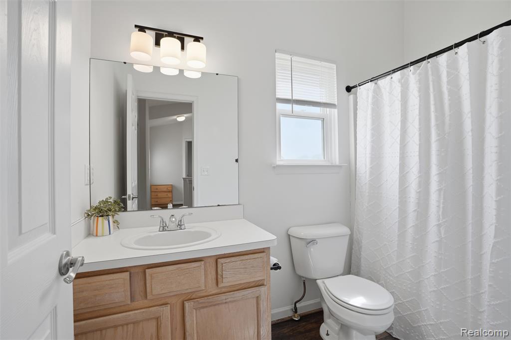172 Champlain Boulevard, Howell, MI 48843 — Photo 22