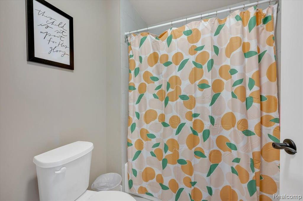 49905 MAJESTIC Drive N, Macomb, MI 48044 — Photo 23