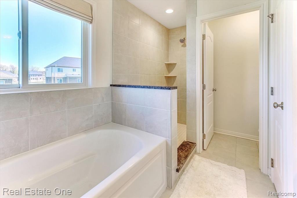 5134 MUIRFIELD Lane, Clarkston, MI 48348 — Photo 27