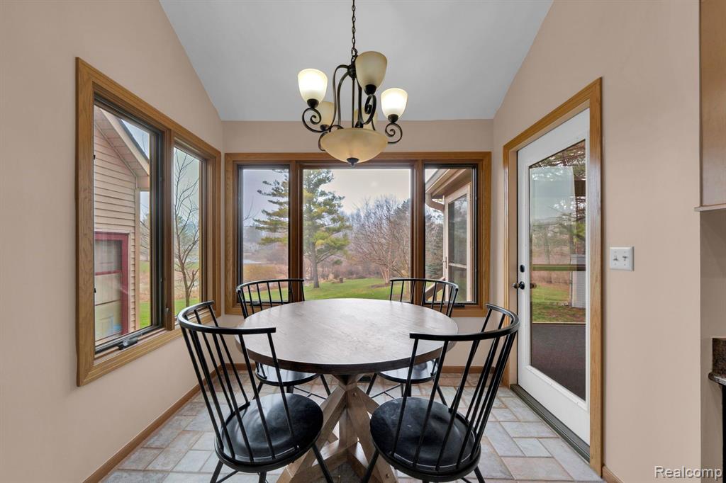 950 Hidden Valley Drive, Lake Orion, MI 48362 — Photo 20