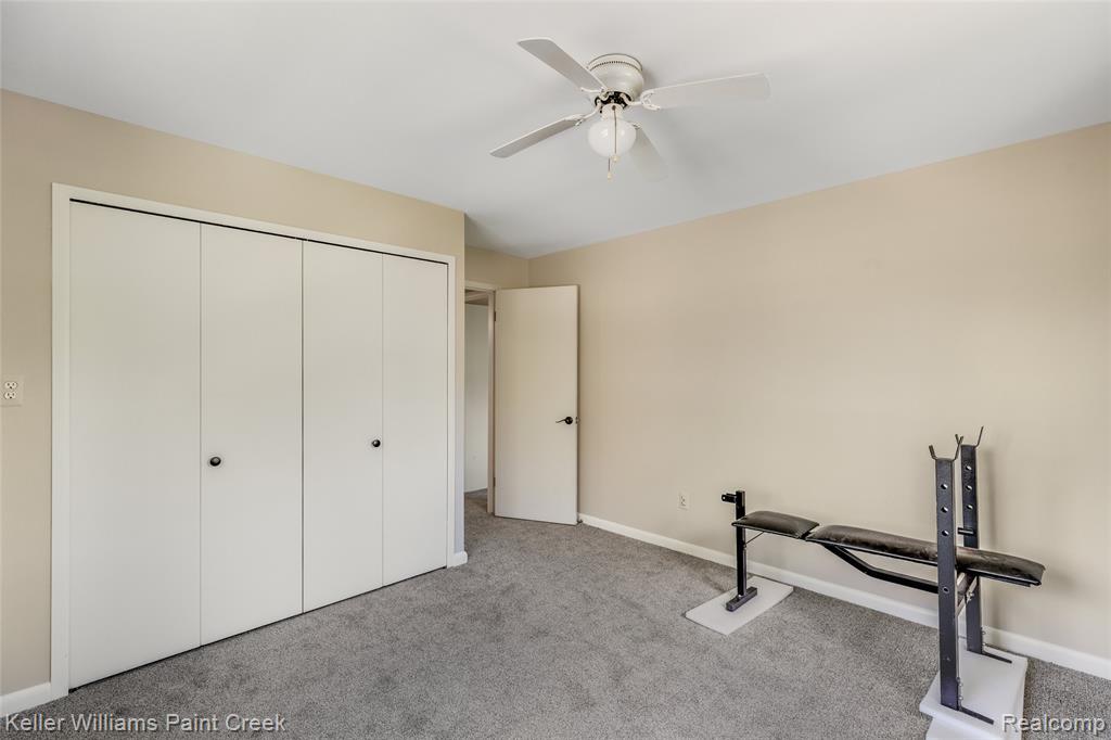 19839 Arthur, 246, Harper Woods, MI 48225 — Photo 13